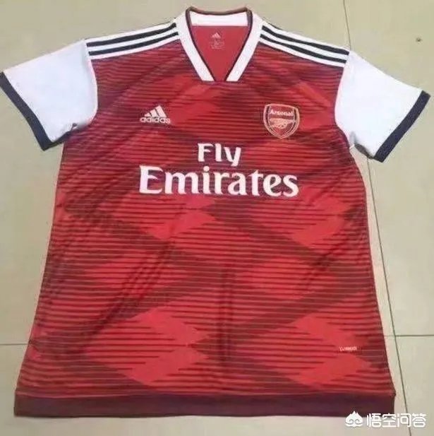 阿森纳下赛季新球衣被曝光,复古造型由阿迪达斯赞助,球迷嫌它丑,你觉得怎么样?