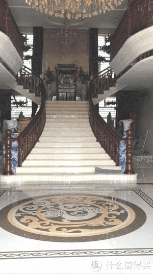 明星豪宅有啥好羡慕的，中国真正的千万豪宅都在农村！