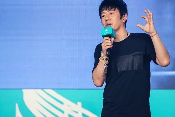 郑钧说,现在的歌曲都是屎,他为何会有这样的看法?