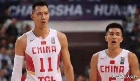 网友翻了郭艾伦和易建联的微博,前者大多是综艺,后者大多是篮球,你怎么看?