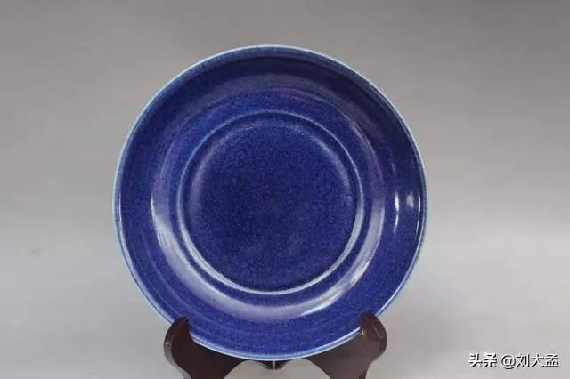 如何鉴定明嘉靖篮釉瓷?