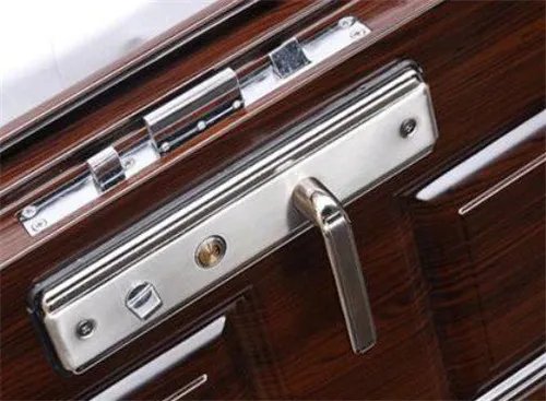 防盗门锁芯怎么换