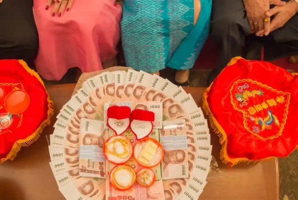 安徽女子出嫁要720件聘礼，彩礼的多少能够代表什么吗？