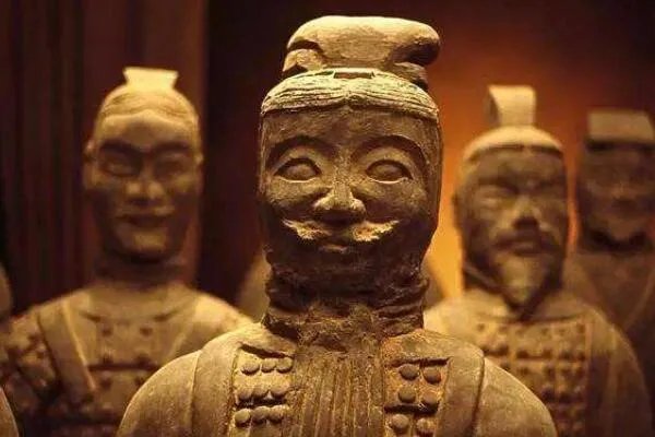 秦始皇兵马俑非常出名,那么他们为什么不带头盔?