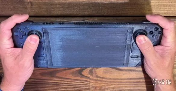Steam掌机手感如何？玩家3D打印1:1模型测试手感！