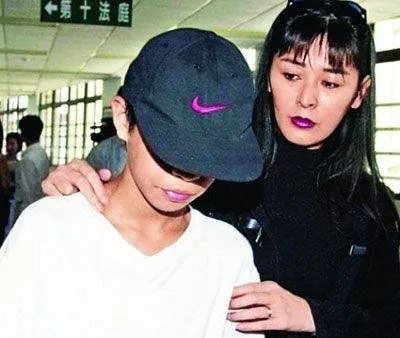 娱乐圈里的明星，都有谁是承认过有私生子的？