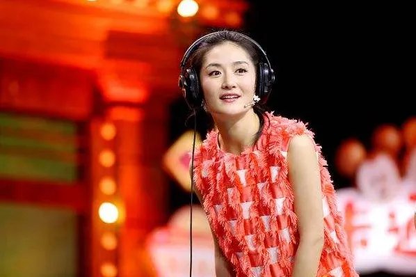 如何评价2020湖南卫视跨年演唱会上谢娜的主持表现？