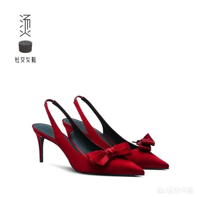 能推荐一些淘宝上有风格的女鞋吗？