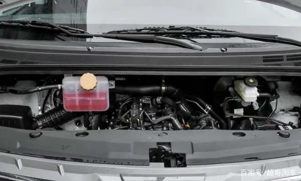 风行新菱智中控布局层次分明,这款车性价比怎么样?