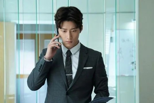 如何看待窦骁与何超莲的恋情?