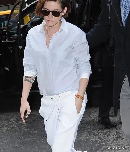 暮光女向女友求婚：已成功展开同居生活（图）