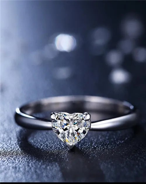 刘嘉玲结婚钻戒多大多少钱 怎样让结婚钻戒寿命更长