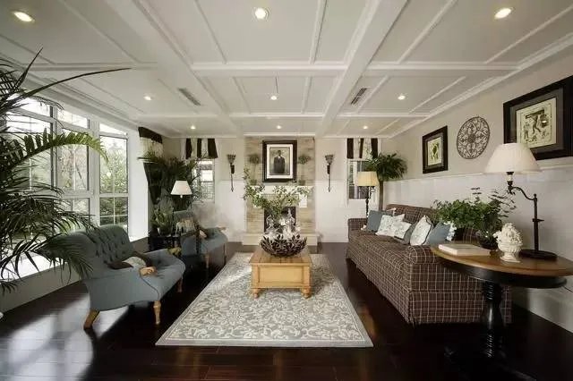 看多了美式乡村别墅，来欣赏一下英伦风的乡村风格吧！