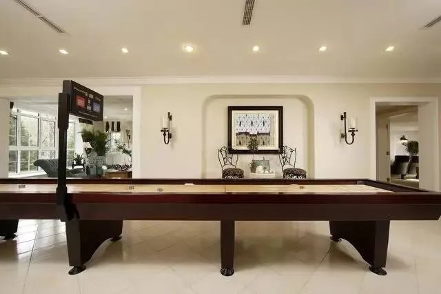 看多了美式乡村别墅，来欣赏一下英伦风的乡村风格吧！