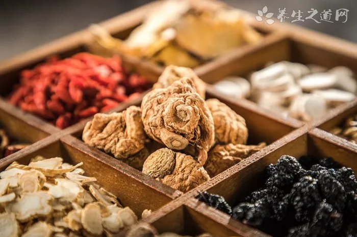 用枣泡水喝有什么好处