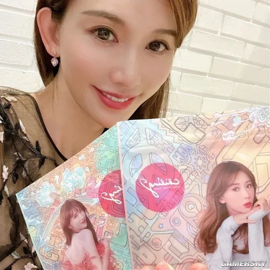 47岁林志玲晒活动美照 身穿长裙优雅知性