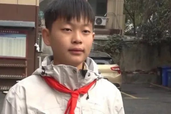 南京大学何宜德