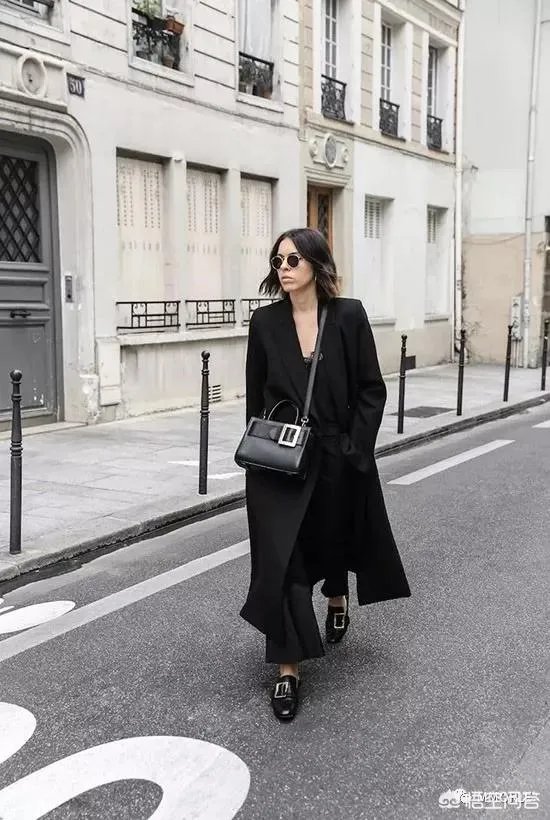 能推荐一些淘宝上有风格的女鞋吗？