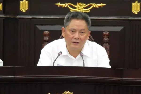 上海市公安局原局长龚道安被批捕,他曾担任过哪些职位?