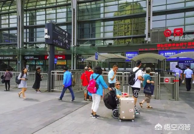 对于上海迪士尼坚持翻包检查你怎么看？