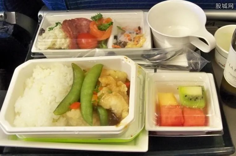 中国外卖用户超3亿 吃出外卖垃圾量惊人！