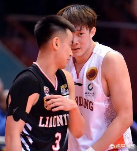 丁彦雨航赛后喊话赵继伟:交给你们了兄弟，别让我失望，对此你怎么看？