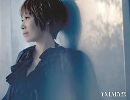 千面娇娃黄小琥参加蒙面歌王自称是生活在面具下的艺人