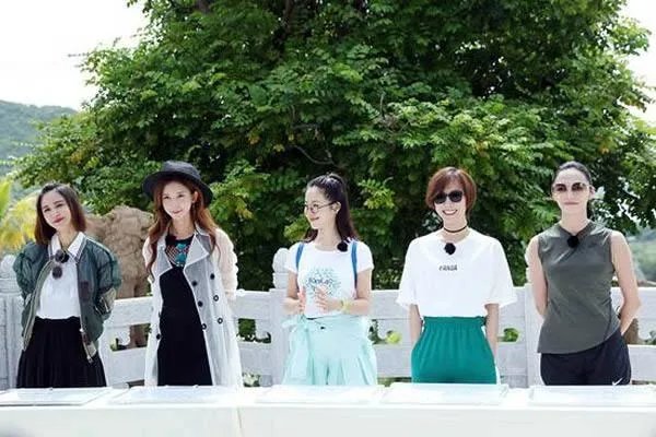 有没有人跟我一样觉得江一燕很漂亮的？