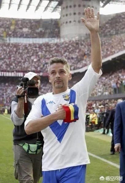 贝尔推开上来庆祝的巴斯克斯，西媒曝料：因队友干涉其私生活让贝尔感到愤怒，你怎么看？