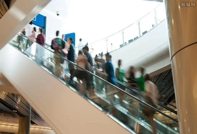 扶梯削掉女孩手指 为什么扶梯会削掉女孩手指