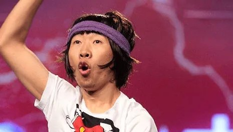 从草根变明星,笑星杨迪当场下跪感谢父母,透露辛酸史引爆泪腺,怎么回事?