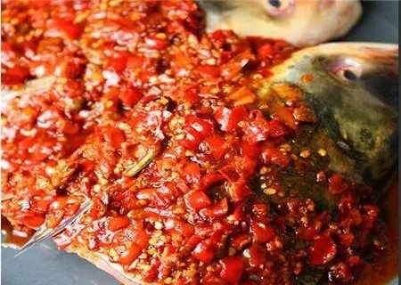 一把刀一个辣椒一个鱼一个头打一菜名