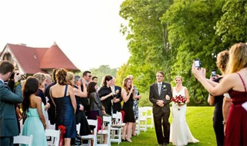 结婚专用歌曲推荐 农村结婚吹喇叭专用歌曲大全