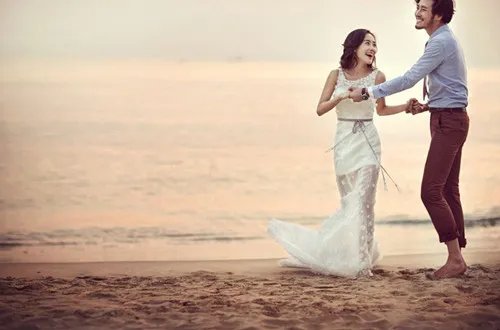 大连海景婚纱照拍摄攻略 海景婚纱照怎么选婚纱