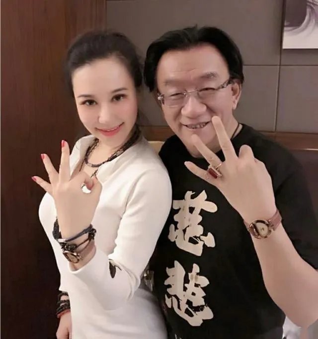 你现在怎么看待侯耀华？