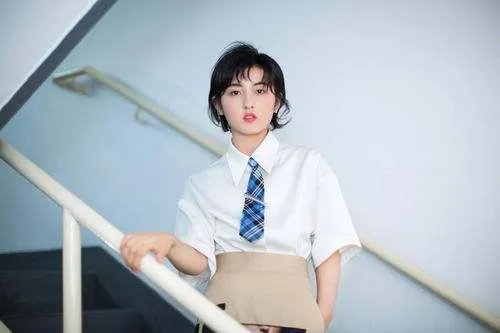 北电艺考成绩公布，张子枫只考了第三名，前两位素人是谁？