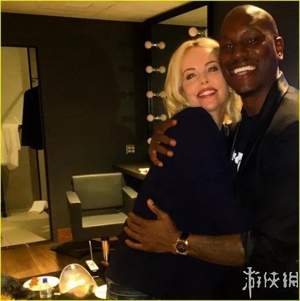 《速度与激情8》首发海报：范迪塞尔遥望前路形单影只