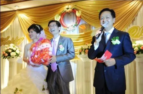 婚礼主持多少钱一场 如何选择婚礼司仪