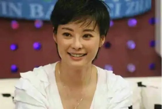 袁立的三任丈夫都是谁