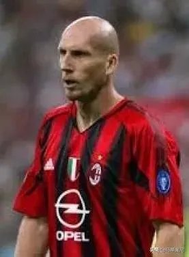 最好看的足球队服十大