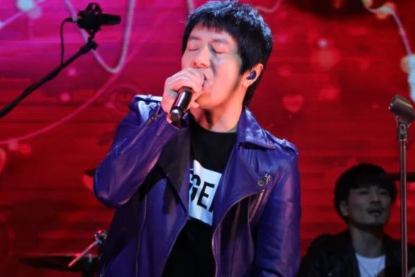 郑钧说，现在的歌曲都是屎，他为何会有这样的看法？