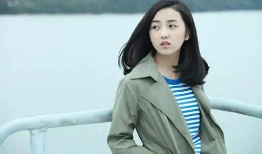 张子枫八卦罕见短裙照曝光：张子枫短裙颜值令人心动