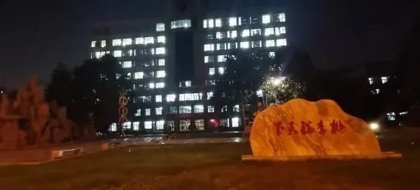 为什么有的大学生觉得疫情偷走了青春？