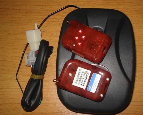 电动卷帘门遥控器怎么用