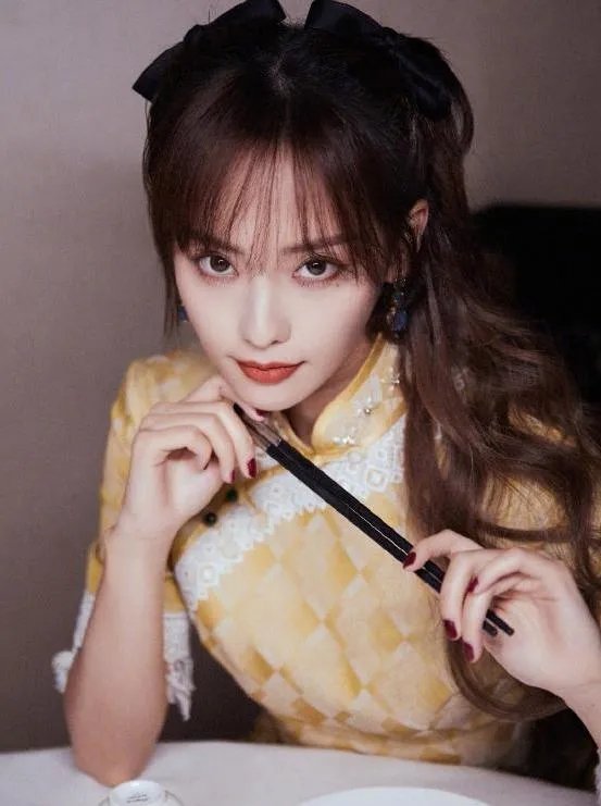 她和杜淳交往7年,丈夫陪她治疗情伤,张嘉倪现在怎么样了?