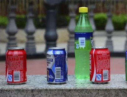 冰箱拿饮料爆炸 什么饮料不能放冰箱