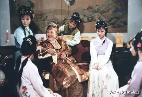 《红楼梦》小姐少爷不再需要哺乳之后，奶妈还要留下，她们有什么职责？