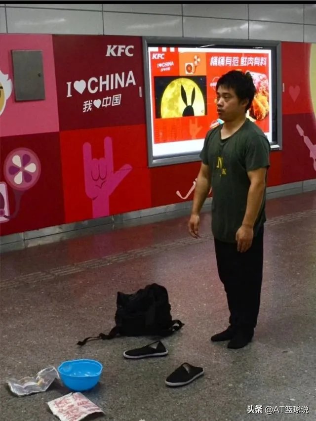 体操世界冠军张尚武为什么会沦落街头卖艺乞讨？他现状如何？