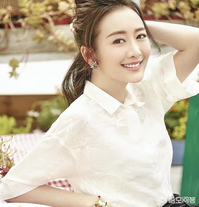 你如何看待杨幂、王鸥“携手”被热搜的现象？