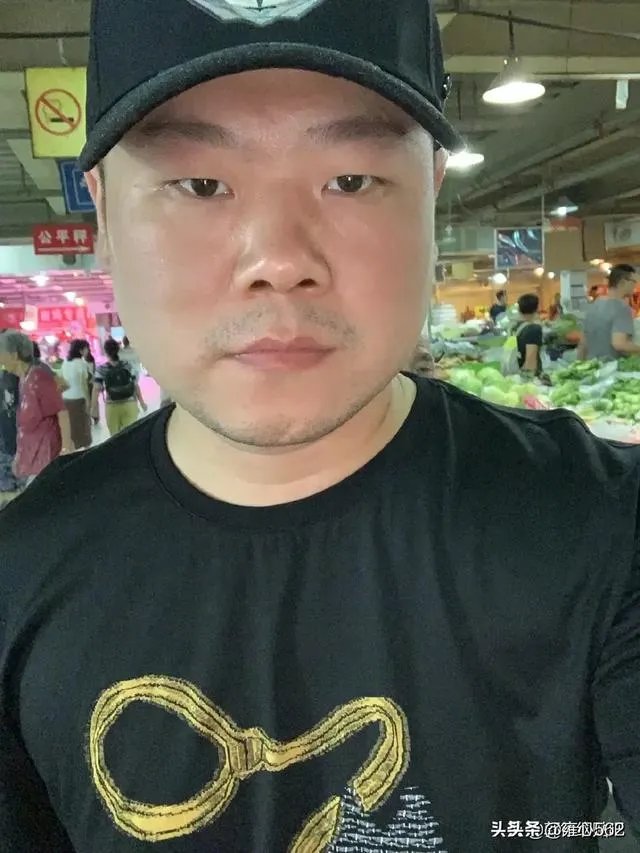 岳云鹏助理调侃他的本名被“开除”上热搜,你怎么看?是真事吗?